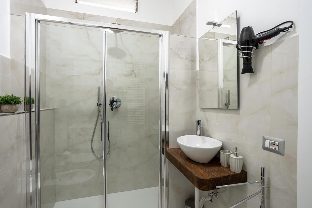 Milano City Apartments - Duomo Brera - Elegant Suite In Design District Eksteriør billede