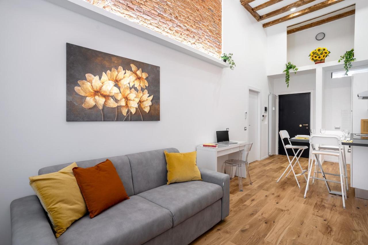 Milano City Apartments - Duomo Brera - Elegant Suite In Design District Eksteriør billede