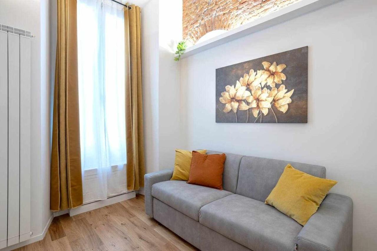 Milano City Apartments - Duomo Brera - Elegant Suite In Design District Eksteriør billede